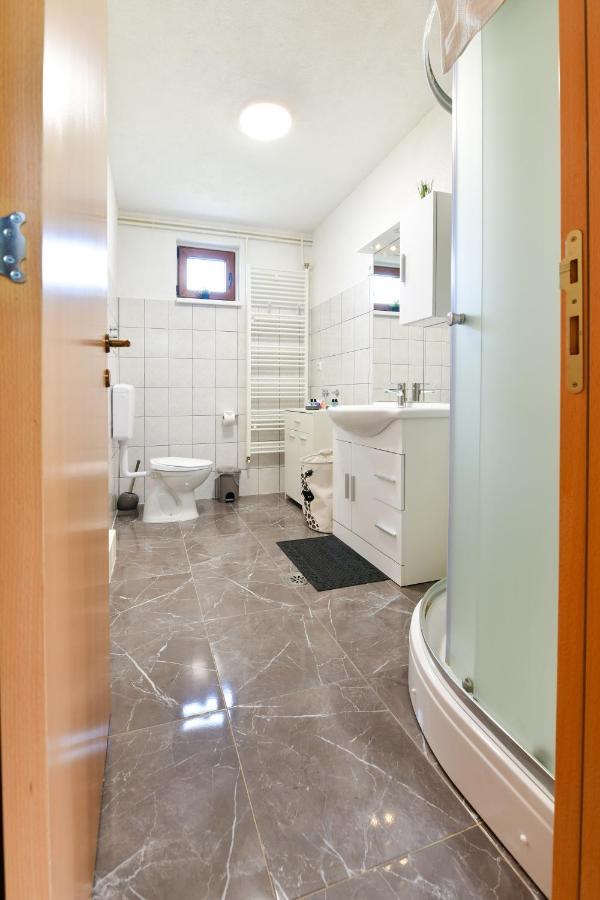 Apartman Plum Plitvice Drežnik Grad Exteriör bild