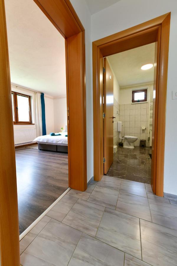 Apartman Plum Plitvice Drežnik Grad Exteriör bild